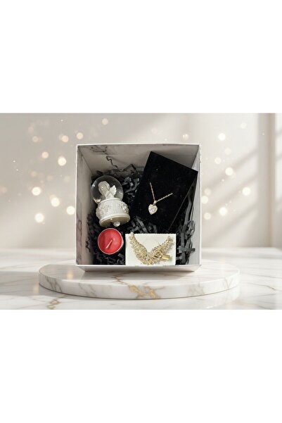 madewithlove Romantik Sevgililer Günü Hediye Kutusu – Gold Renkli Beyaz Taşlı...