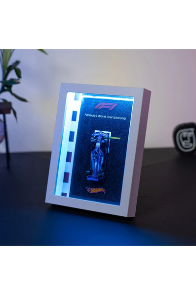Artiviq Visa Cash App RB F1 Araba + Işıklı Diorama Çerçeve Seti