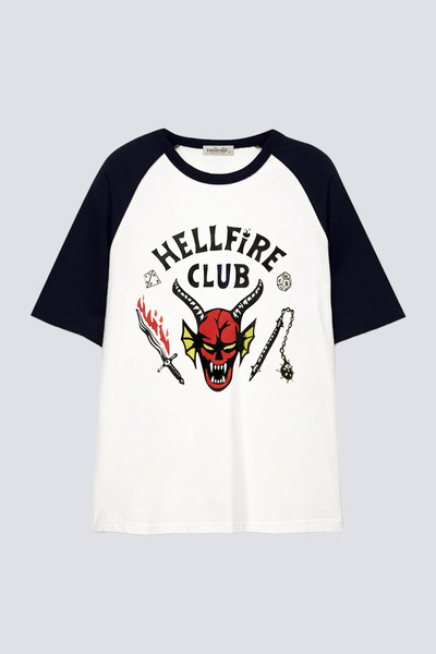 Tişört Mania Stranger Things Hell Fire Baskılı Reglan Kısa Kol Bisiklet Yaka ...