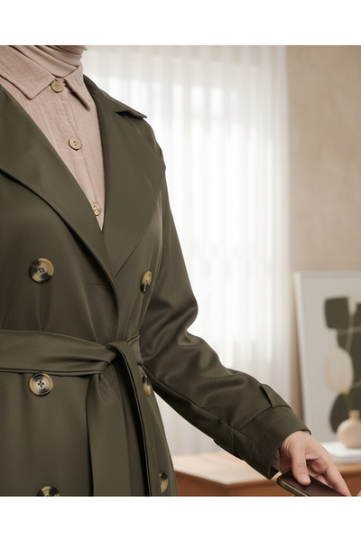 HİJABAYA Дълъг тренчкот с два копчета с колан