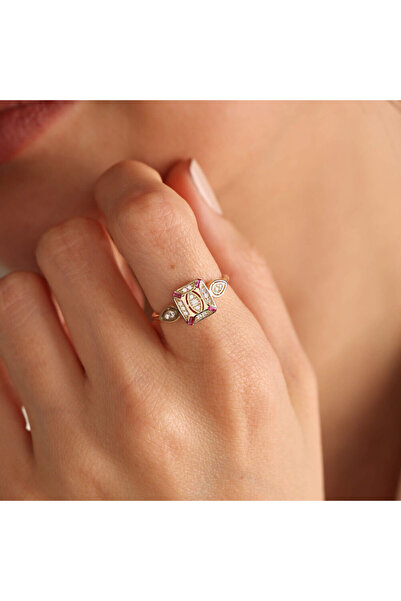 Sembol Gold Victoria Altın Yüzük Yakut Taşlı