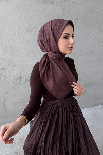 Byedauzunlar وشاح حريري بني من نيفا بوهيم مودال