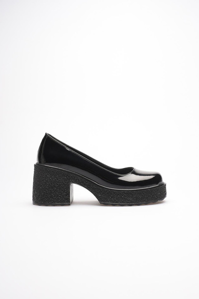 TRENDELLA Kadın Siyah Rugan Günlük Ayakkabı TR06MS04A