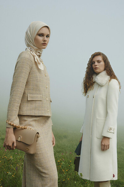 Zühre Στρογγυλή λαιμόκοψη με κουμπιά και λεπτομέρειες, Διπλό Μπεζ Σετ 1706