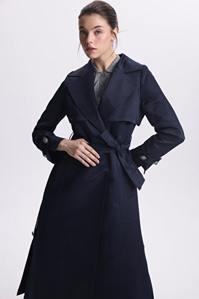 Zühre معطف واق من المطر بأزرار وياقة مزدوجة الصدر باللون الأزرق الداكن - 13532