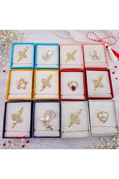 velve Set 12 martisoare elegante tip brosa, cu cristale si perle, ambalate in...