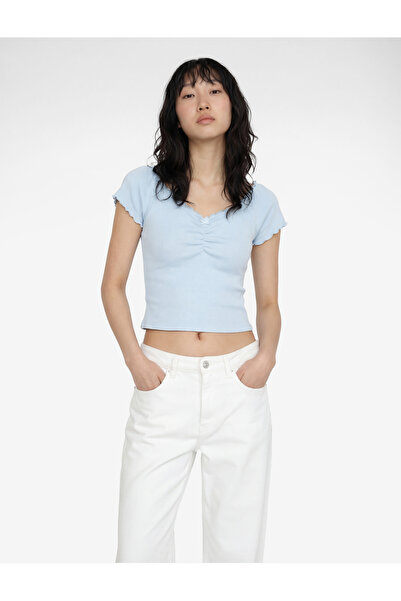 Koton εφαρμοστό Μπλουζάκι με κοντό μανίκι και λαιμόκοψη V με κορδόνι