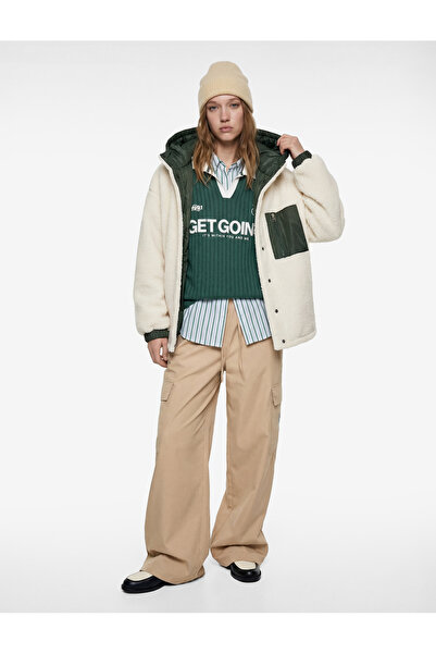 Koton Jachetă supradimensionat din pluș matlasat cu cu glugă nasturi și detal...