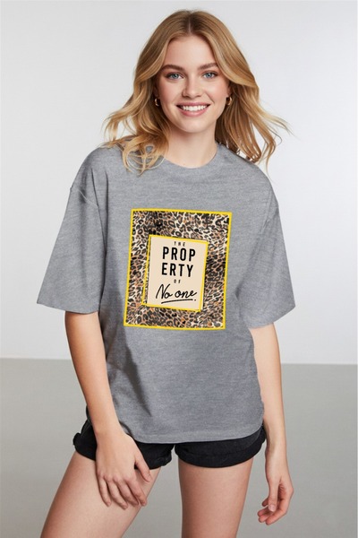 caddekombin Дамска сива тениска с леопардов принт и велосипедна яка