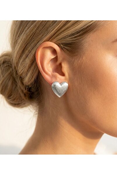 Candy أقراط على شكل قلب منقوشة بتصميم الحب البسيط