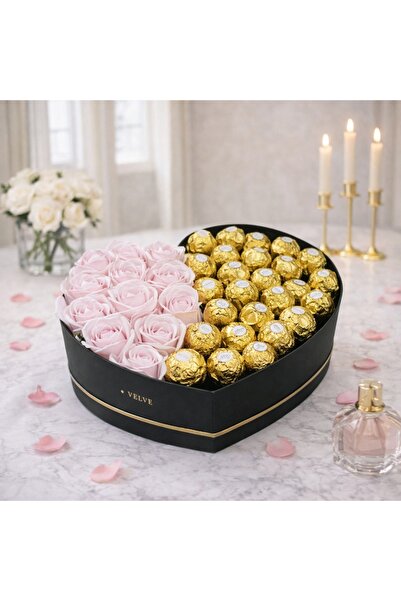 velve Cadou pentru femei cutie inima neagra cu trandafiri de sapun si praline...