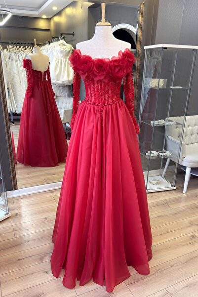 Lenta Moda Kırmızı Büyük Üç Boyutlu Çiçek Detaylı Eldivenli Maxi Boy Abiye Ve...