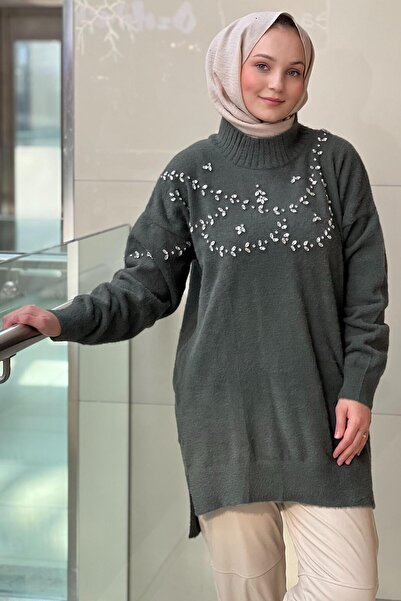 Nuss O-Neck Crystal Stone Embroidered Angora Tunic