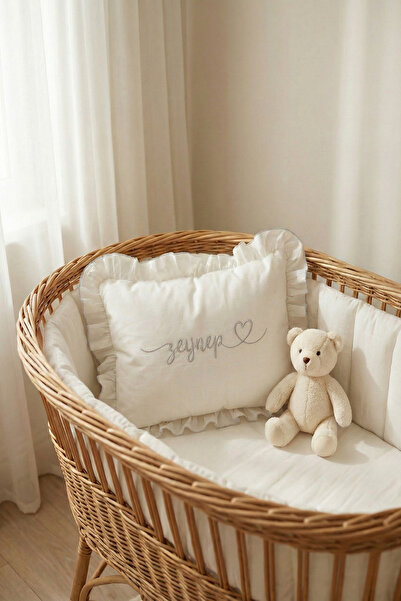 Messido Kişiye Özel Nakışlı İsimli Bebek Yastığı – Fırfırlı,  35x45 cm Bebek ...