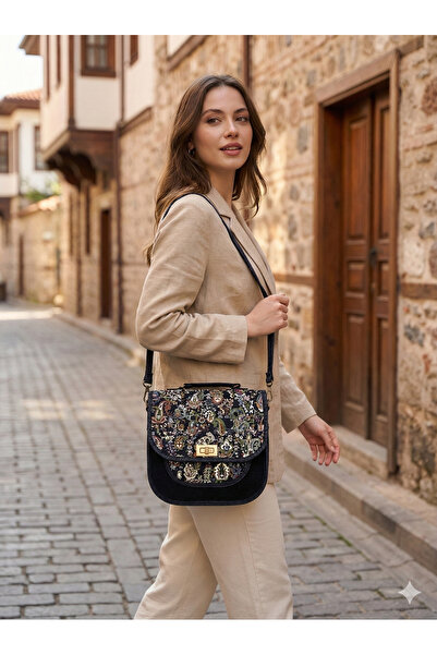 STAMBOUL حقيبة نسائية من التنجيد - هدية عيد الحب مصنوعة يدويًا بنمط الشال