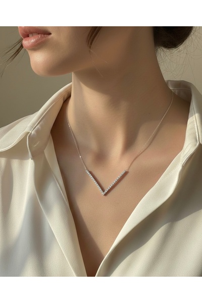 ATEF Silver 925 Ayar Gümüş Taşlı V Kolye