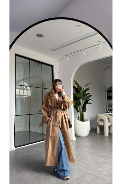 KÜBRA SÖYLEMEZ BOUTİQUE CAMEL OVERSİZE İÇ ASTARI ÇİZGİLİ TRENÇKOT