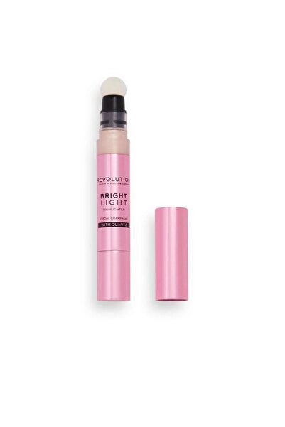 MAKEUP REVOLUTION Liquid highlighter with light texture Revolution BRIGHT LIG...