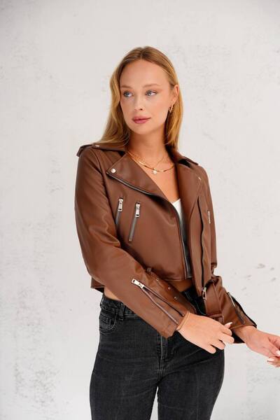 VESS MODA Short Leather Jacket with Double Zipper and Belt Detail
