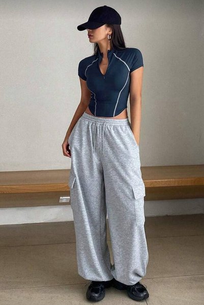 İlayda Toprak Spark Navy Blue Short Sleeve Lapel Zipper Slim Fit Blouse with Reverse Stitch Detail