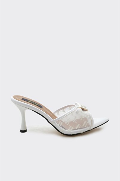 derinet Fiyonk Aksesuarlı Topuklu Terlik