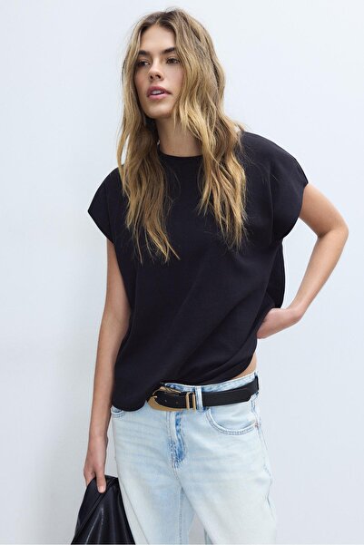 Stradivarius B06 Düşük omuz basic t-shirt