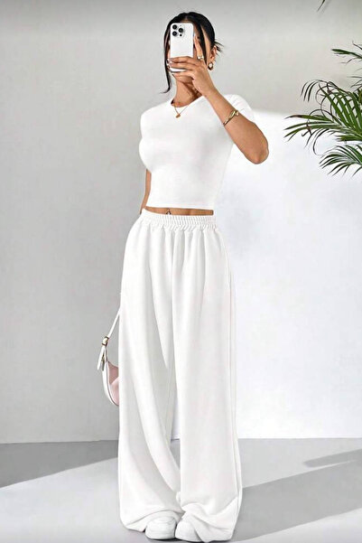 İlayda Toprak Candy Beyaz Kısa Kol Bluz ve Bol Paça Eşofman Altı 2'li Takım