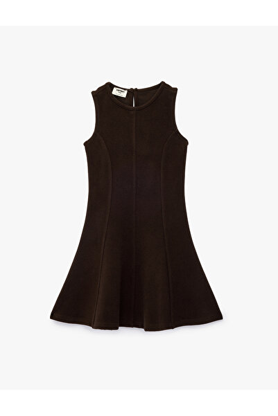 Koton Bisiklet Yaka Kolsuz Dikiş Detaylı Pileli Elbise