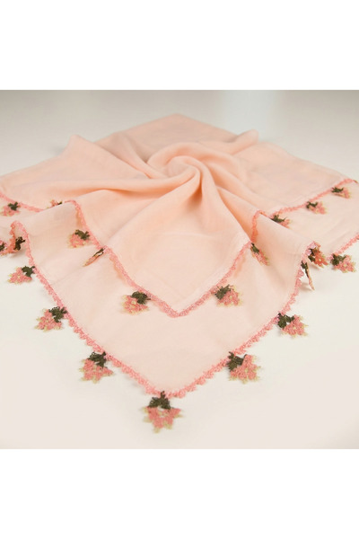 FunoonAlhiyakah A veil with a handmade needlework technique (Oya).