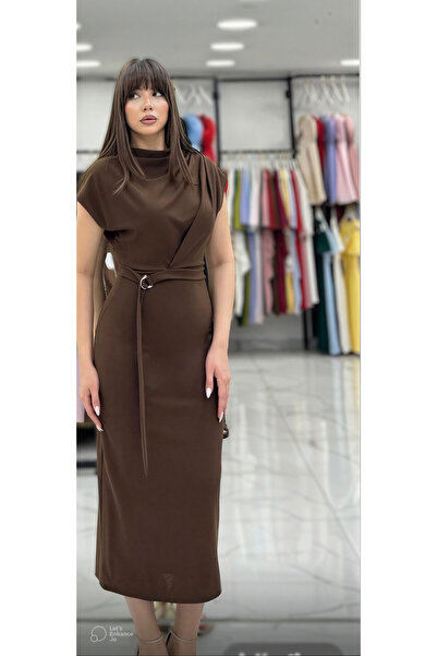 Helin Kahverengi Drapeli Tokalı Kemer Detaylı Midi Boy Abiye Elbise