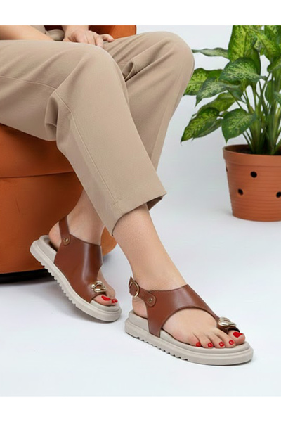 DUDYEN SHOES Taba Parmak Arası Tokalı Konforlu Kadın Sandalet