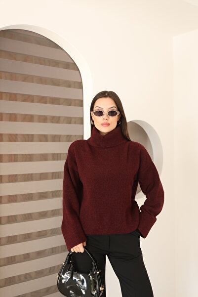 İgnites Burgundy Turtleneck Sweater