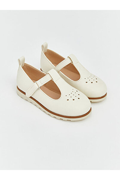 LC Waikiki RMZ GİYİM FARKIYA حذاء باليه للفتيات الصغيرات بمظهر جلدي