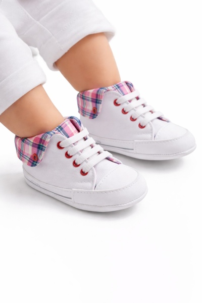 Pure Boutique Tenisi bebelusi albi cu siret talpa flexibila guler carouri sti...