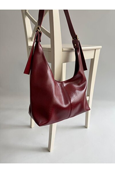 Mia Collection Helsinki model ruka i žene Torba za rame bordo crvena