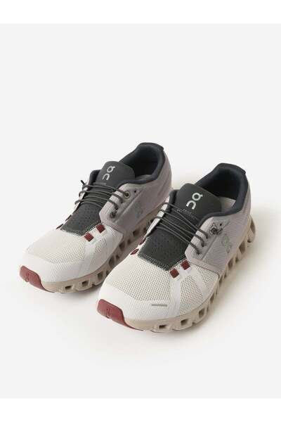 CLOUD On 5 sneaker in the "Pearl Frost"