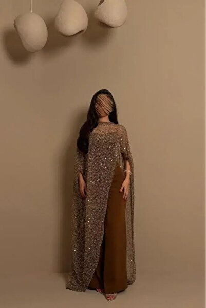 Viola2026 Elegant brown jumpsuit with a shimmering, sequined mesh cape