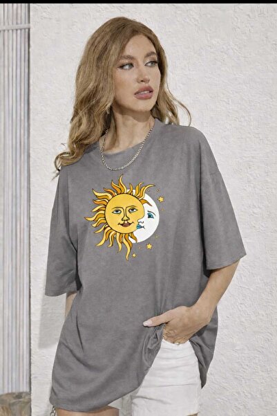 New Shine تي شيرت رمادي للجنسين مطبوع عليه Sun Moon