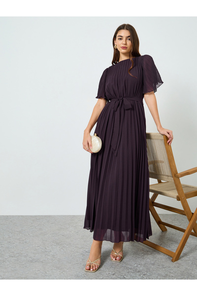 Styli Women Pleated Maxi Dress with Tie-Belt