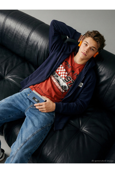 LC Waikiki RMZ GİYİM FARKIYA تي شيرت مطبوع عليه طوق روبا للأولاد