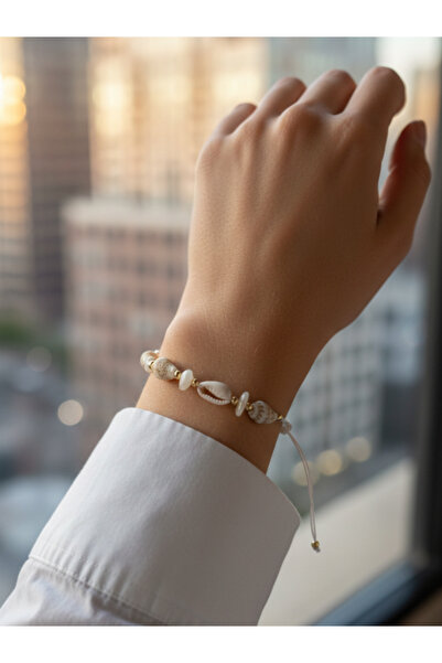 Leerybee Women's Seashell Pearl Gold Detailed Handmade Adjustable Bracelet