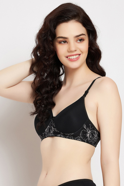 Clovia Padded Non-wired Full Cup Multiway T-Shirt Bra in Black