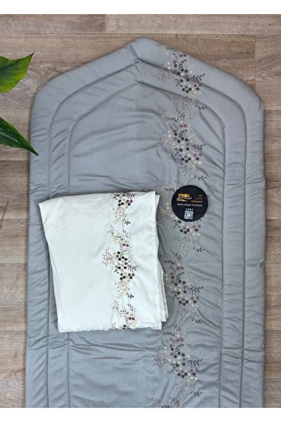 alzawia Exclusive Lavender Collection, Prayer Mat with Prayer Robe,