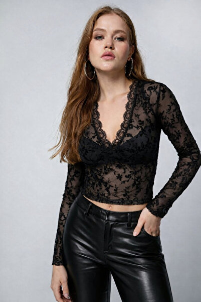 RAMİOR COLLECTION بلوزة نسائية سوداء من الدانتيل الشفاف بفتحة رقبة على شكل V