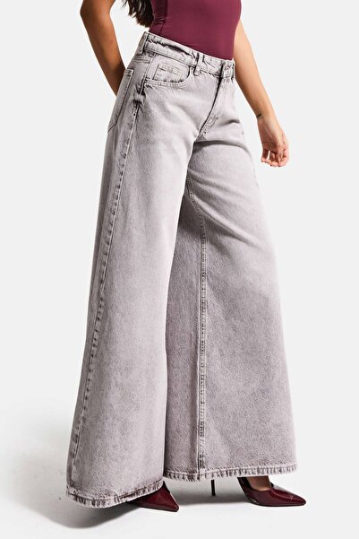 it's basic Women's Stone Color 4S6-158 Elephant Leg Fit Super Loose Cut Denim...