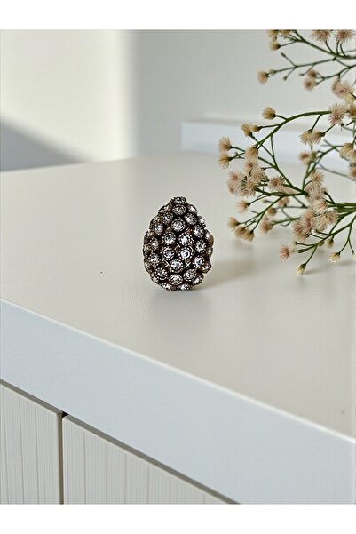 FAYRA ACCESSORIES Diamond Mounted Zircon Stone Cluster Ring