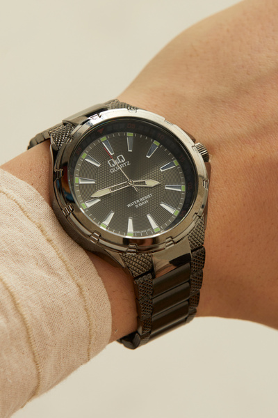 Q&Q Grimhalor Men's Wristwatch |   Black Color Metal Case & Metal Cord |   Te...