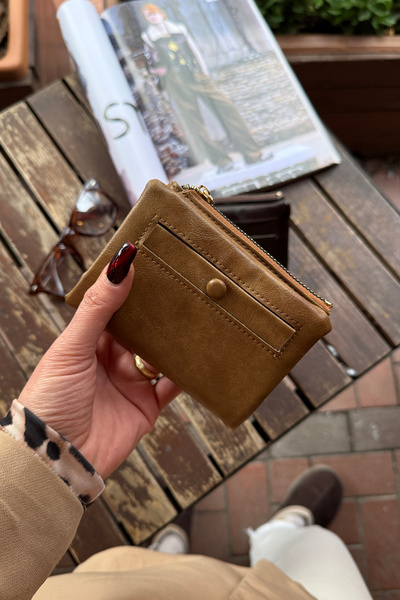 La La'Graccio Paris La'Graccio Paris Women's Shara Soft Leather Wallet Brown