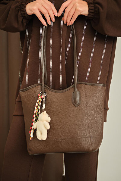 Meryem Çanta Kadın Ayıcık ve Püskül Charmlı Fermuarlı Omuz Kol Çantası