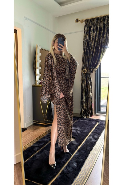 Yasmin Butik Bat Sleeve Leopard Satin Dress